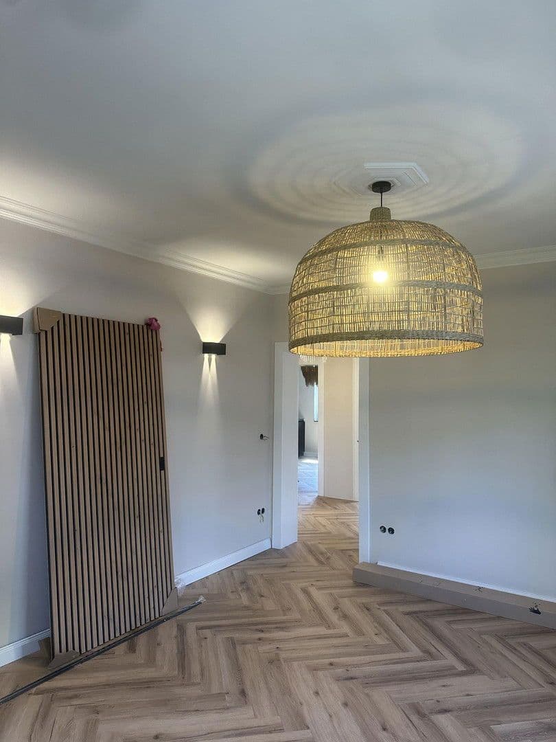 Pronájem bytu 3+1 85 m², Bergische-Landstr.262, Düsseldorf, Severní Porýní-Vestfálsko Pronájem bytu 3+1 85 m², Bergische-Landstr.262, Düsseldorf, Severní Porýní-Vestfálsko