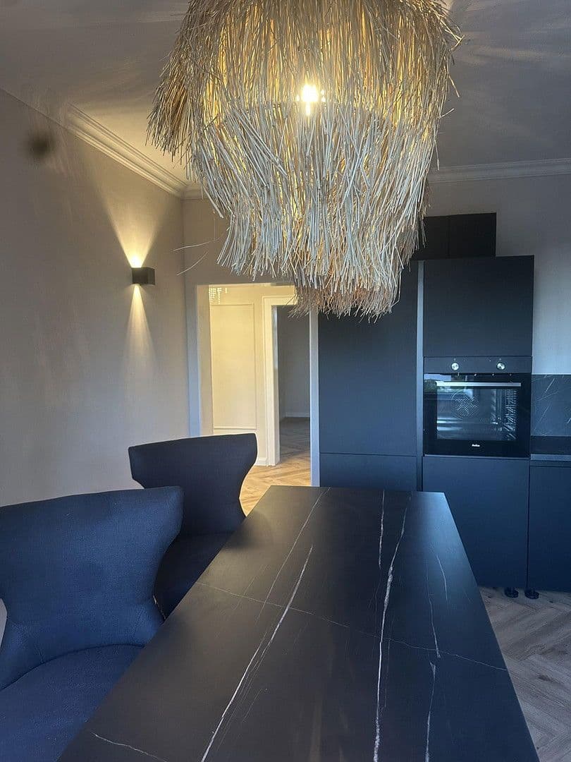 Pronájem bytu 3+1 85 m², Bergische-Landstr.262, Düsseldorf, Severní Porýní-Vestfálsko Pronájem bytu 3+1 85 m², Bergische-Landstr.262, Düsseldorf, Severní Porýní-Vestfálsko