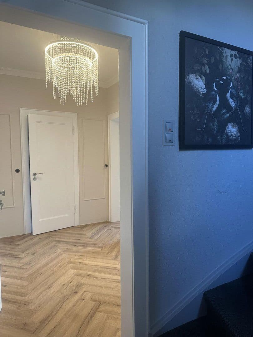 Pronájem bytu 3+1 85 m², Bergische-Landstr.262, Düsseldorf, Severní Porýní-Vestfálsko Pronájem bytu 3+1 85 m², Bergische-Landstr.262, Düsseldorf, Severní Porýní-Vestfálsko