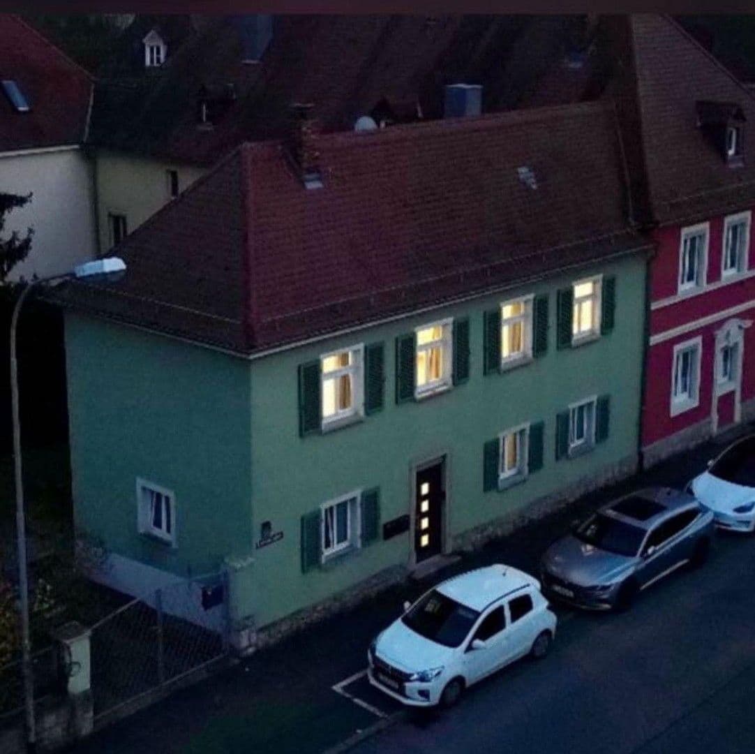 Prodej domu 100 m², pozemek 100 m², Bernbeckplatz 1, Kitzingen, Bavorsko Prodej domu 100 m², pozemek 100 m², Bernbeckplatz 1, Kitzingen, Bavorsko