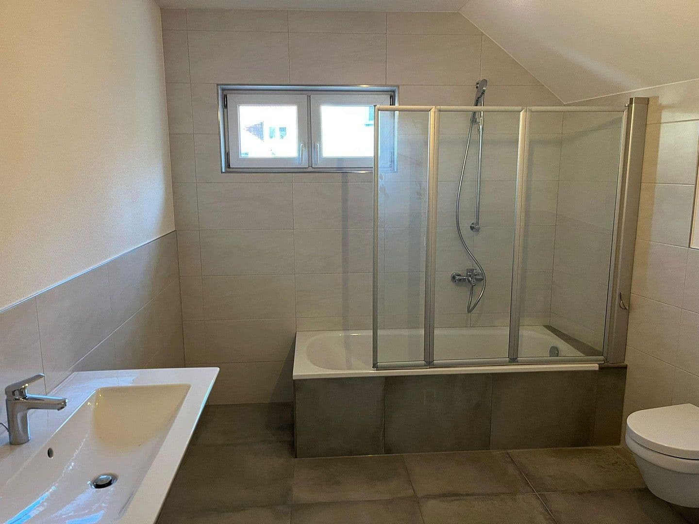 Pronájem bytu 3+1 107 m², Creglingen, Bádensko-Württembersko Pronájem bytu 3+1 107 m², Creglingen, Bádensko-Württembersko