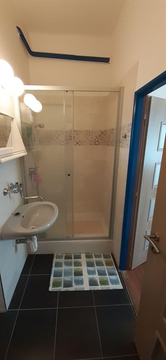 Pronájem bytu 1+kk 17 m², Na Jarově, Praha, Praha Pronájem bytu 1+kk 17 m², Na Jarově, Praha, Praha