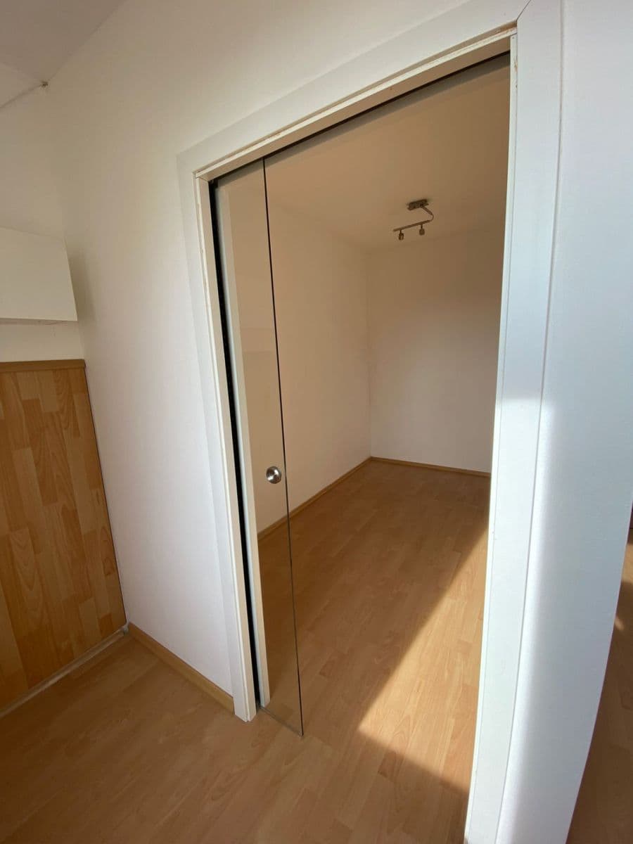 Prodej bytu 1+kk 39 m², Hnězdenská, Praha, Praha Prodej bytu 1+kk 39 m², Hnězdenská, Praha, Praha