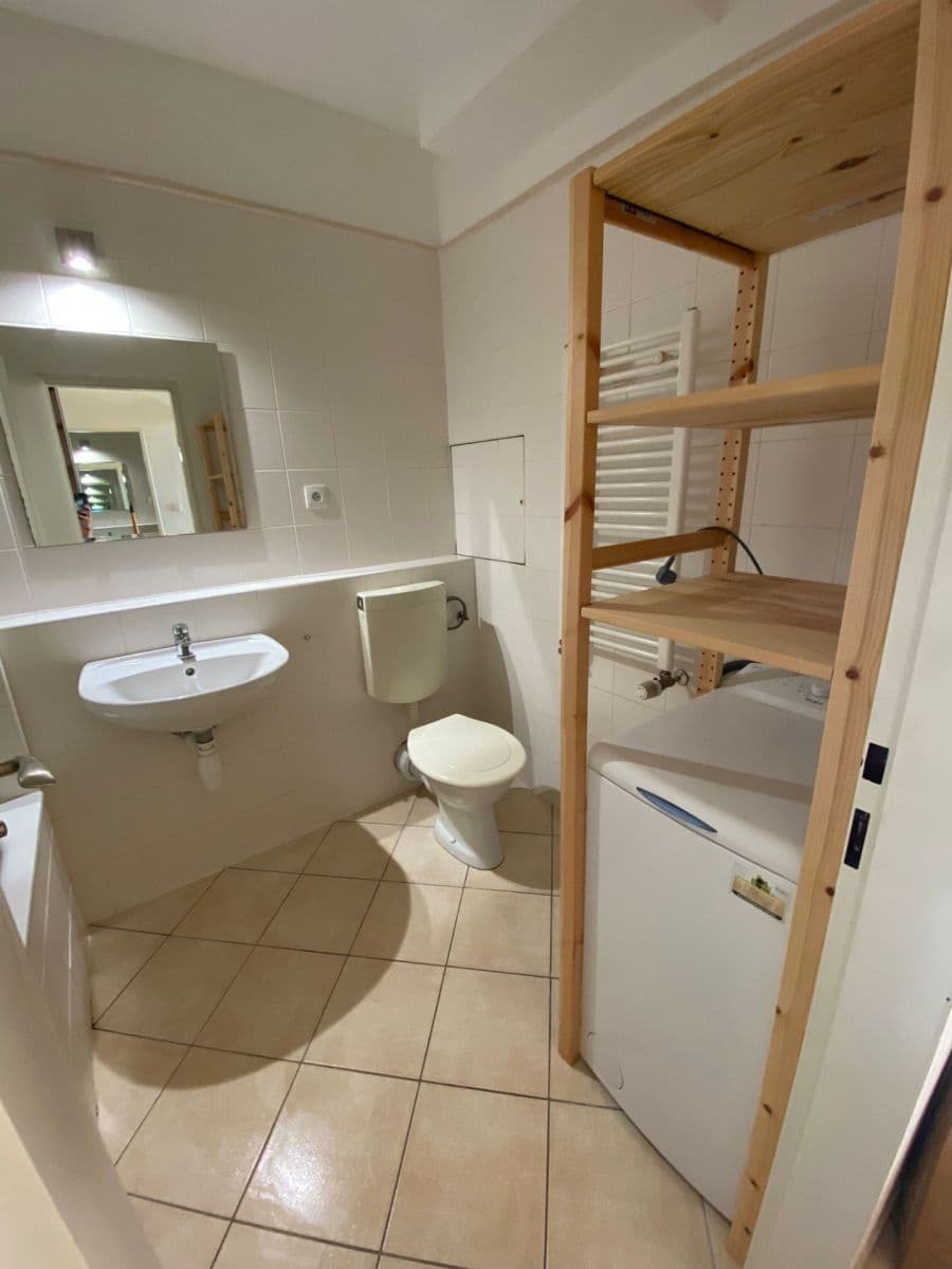 Prodej bytu 1+kk 39 m², Hnězdenská, Praha, Praha Prodej bytu 1+kk 39 m², Hnězdenská, Praha, Praha