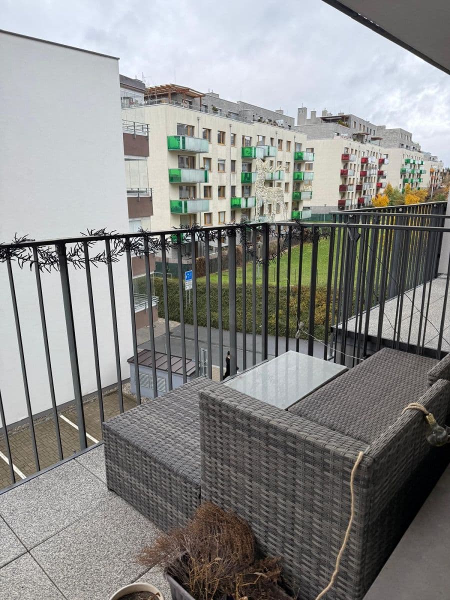 Pronájem bytu 2+kk 55 m², Československého exilu, Praha, Praha Pronájem bytu 2+kk 55 m², Československého exilu, Praha, Praha