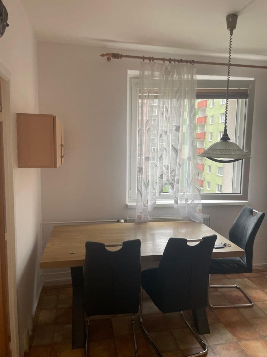 Pronájem bytu 2+1 63 m², Úvalská, Karlovy Vary, Karlovarský kraj Pronájem bytu 2+1 63 m², Úvalská, Karlovy Vary, Karlovarský kraj