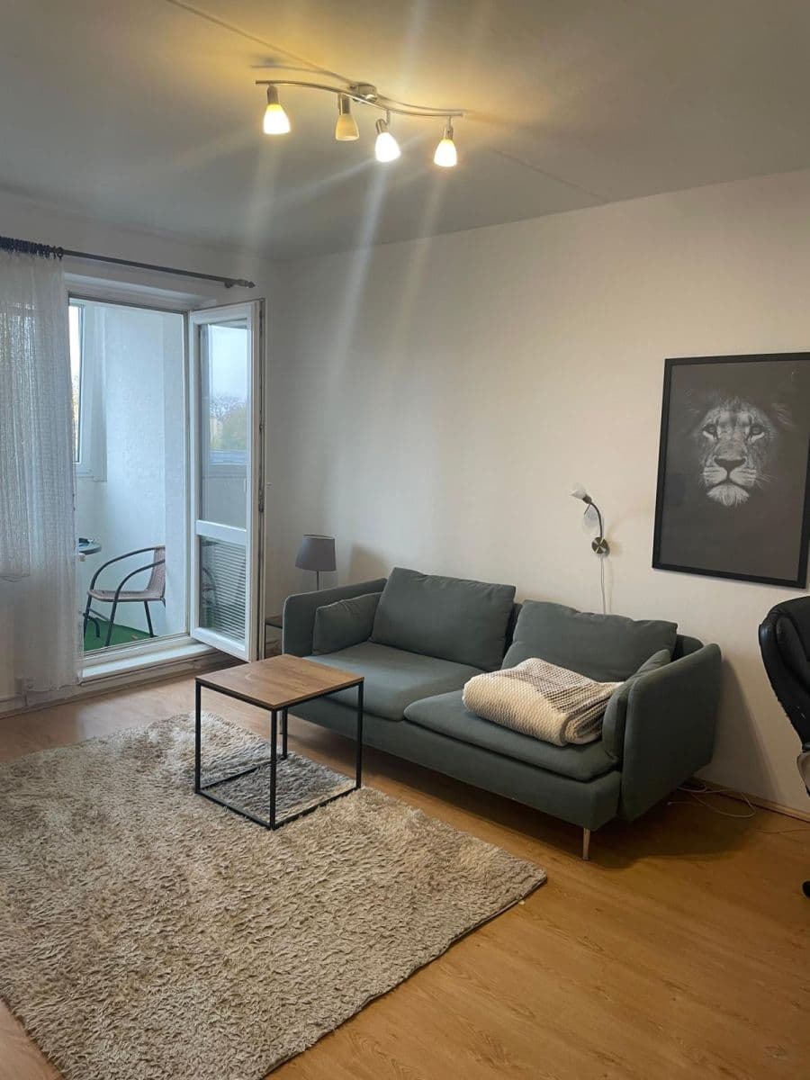 Pronájem bytu 2+1 63 m², Úvalská, Karlovy Vary, Karlovarský kraj Pronájem bytu 2+1 63 m², Úvalská, Karlovy Vary, Karlovarský kraj
