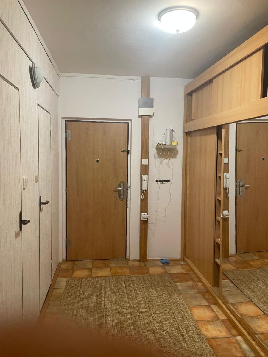 Pronájem bytu 2+1 63 m², Úvalská, Karlovy Vary, Karlovarský kraj Pronájem bytu 2+1 63 m², Úvalská, Karlovy Vary, Karlovarský kraj