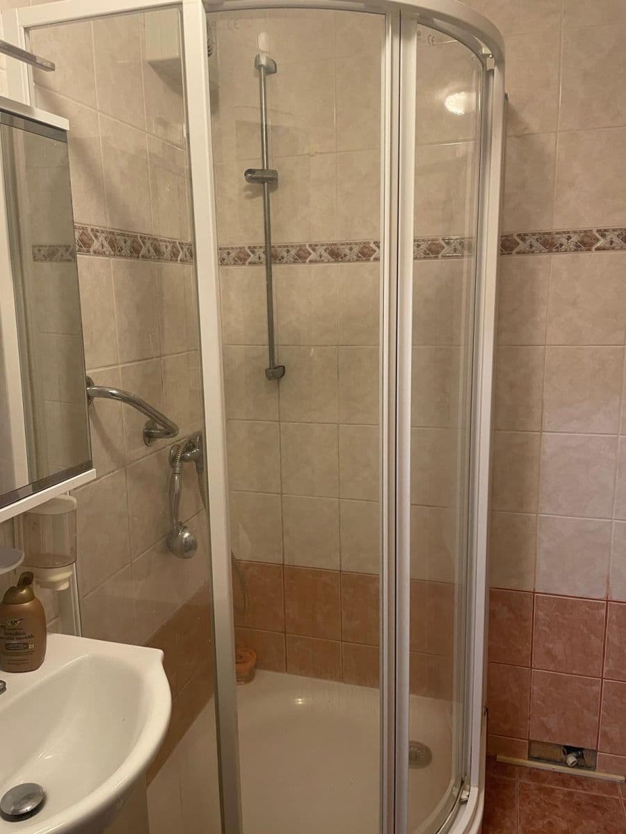 Pronájem bytu 2+1 63 m², Úvalská, Karlovy Vary, Karlovarský kraj Pronájem bytu 2+1 63 m², Úvalská, Karlovy Vary, Karlovarský kraj