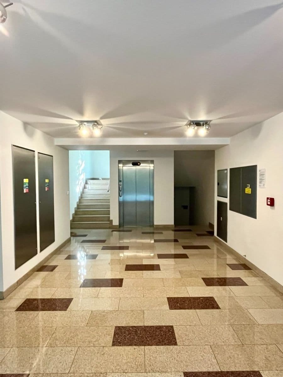 Pronájem bytu 3+kk 80 m², K Vltavě, Praha, Praha Pronájem bytu 3+kk 80 m², K Vltavě, Praha, Praha