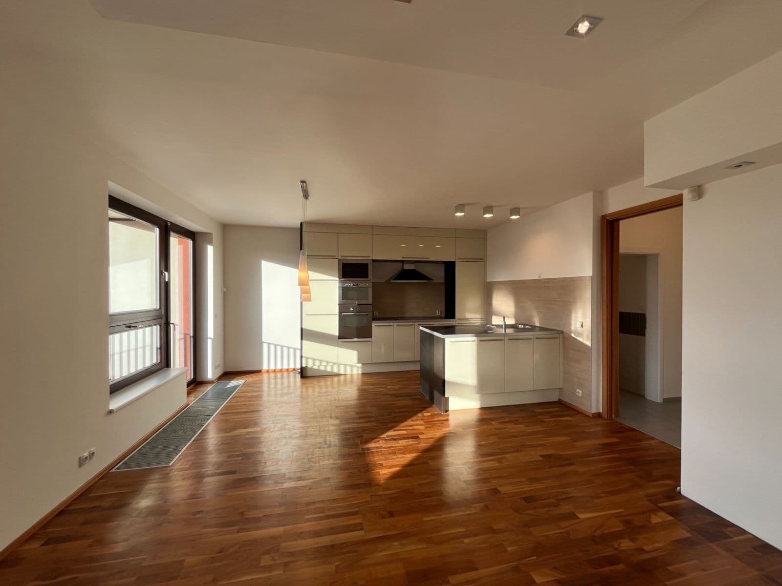 Pronájem bytu 4+kk 90 m², U Uranie, Praha, Praha Pronájem bytu 4+kk 90 m², U Uranie, Praha, Praha