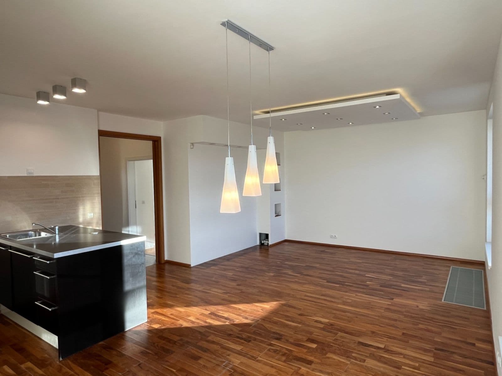 Pronájem bytu 4+kk 90 m², U Uranie, Praha, Praha Pronájem bytu 4+kk 90 m², U Uranie, Praha, Praha