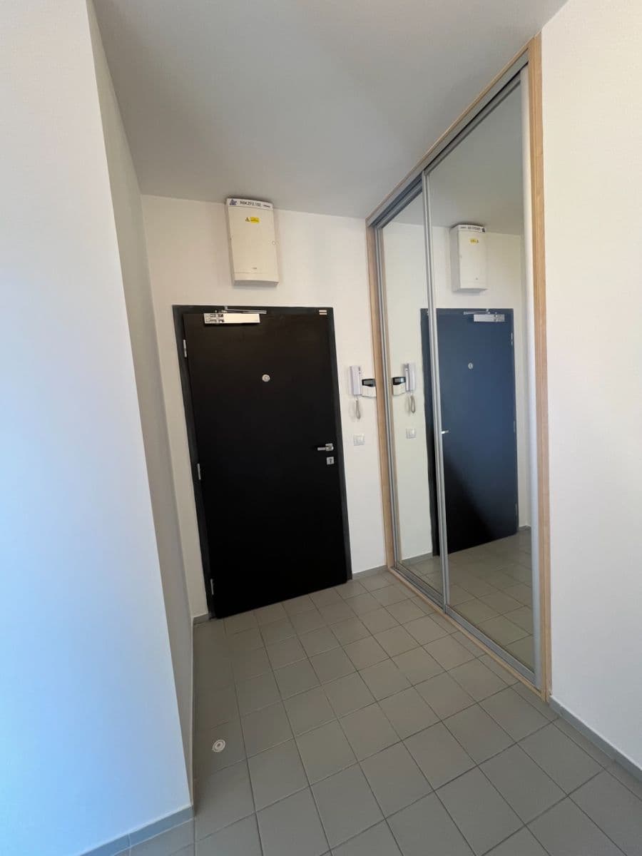 Pronájem bytu 4+kk 90 m², U Uranie, Praha, Praha Pronájem bytu 4+kk 90 m², U Uranie, Praha, Praha