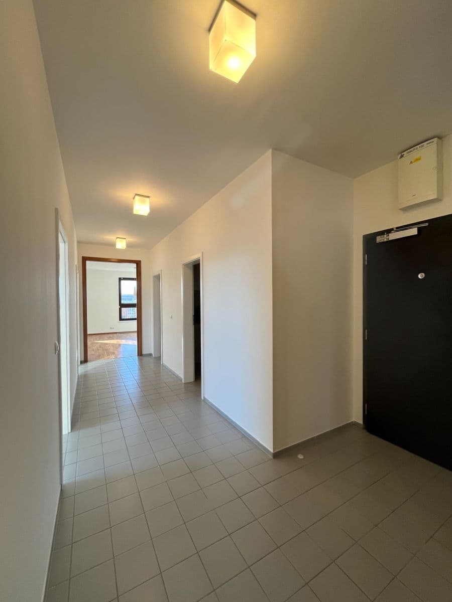 Pronájem bytu 4+kk 90 m², U Uranie, Praha, Praha Pronájem bytu 4+kk 90 m², U Uranie, Praha, Praha