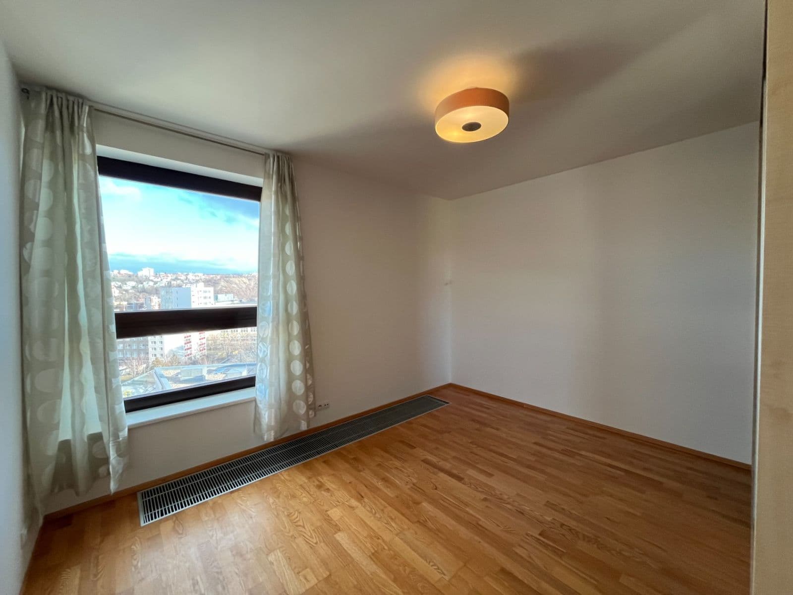 Pronájem bytu 4+kk 90 m², U Uranie, Praha, Praha Pronájem bytu 4+kk 90 m², U Uranie, Praha, Praha