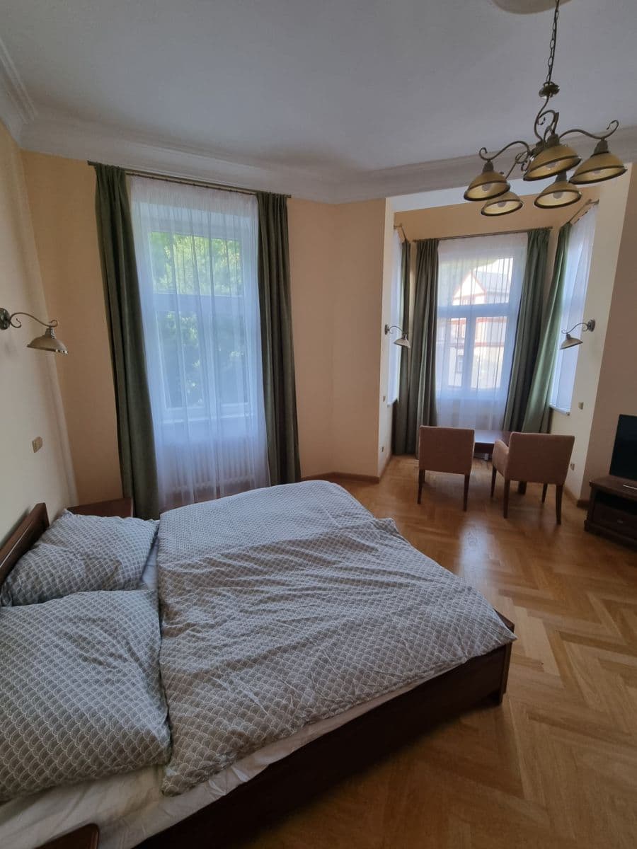 Pronájem bytu 1+1 50 m², Svahová, Karlovy Vary, Karlovarský kraj Pronájem bytu 1+1 50 m², Svahová, Karlovy Vary, Karlovarský kraj
