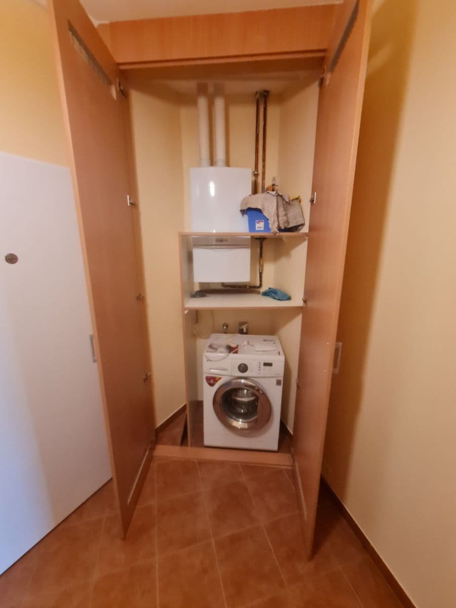 Pronájem bytu 1+1 50 m², Svahová, Karlovy Vary, Karlovarský kraj Pronájem bytu 1+1 50 m², Svahová, Karlovy Vary, Karlovarský kraj