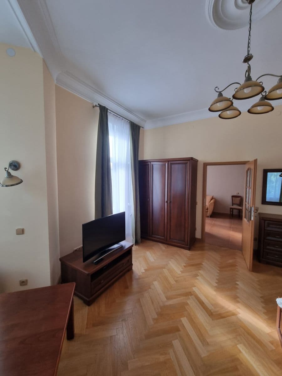 Pronájem bytu 1+1 50 m², Svahová, Karlovy Vary, Karlovarský kraj Pronájem bytu 1+1 50 m², Svahová, Karlovy Vary, Karlovarský kraj