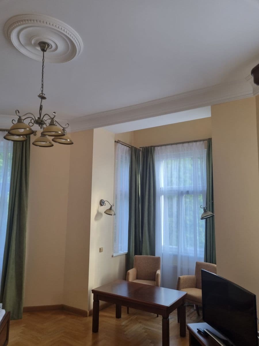 Pronájem bytu 1+1 50 m², Svahová, Karlovy Vary, Karlovarský kraj Pronájem bytu 1+1 50 m², Svahová, Karlovy Vary, Karlovarský kraj