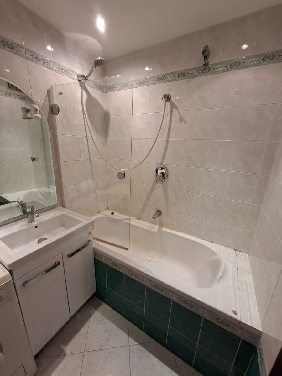 Pronájem bytu 1+1 50 m², Moravská, Praha, Praha Pronájem bytu 1+1 50 m², Moravská, Praha, Praha