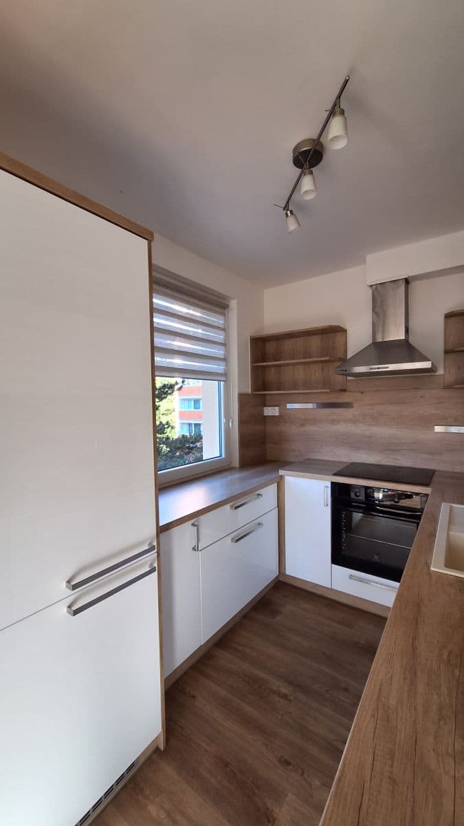 Pronájem bytu 3+kk 72 m², Hennerova, Praha, Praha Pronájem bytu 3+kk 72 m², Hennerova, Praha, Praha