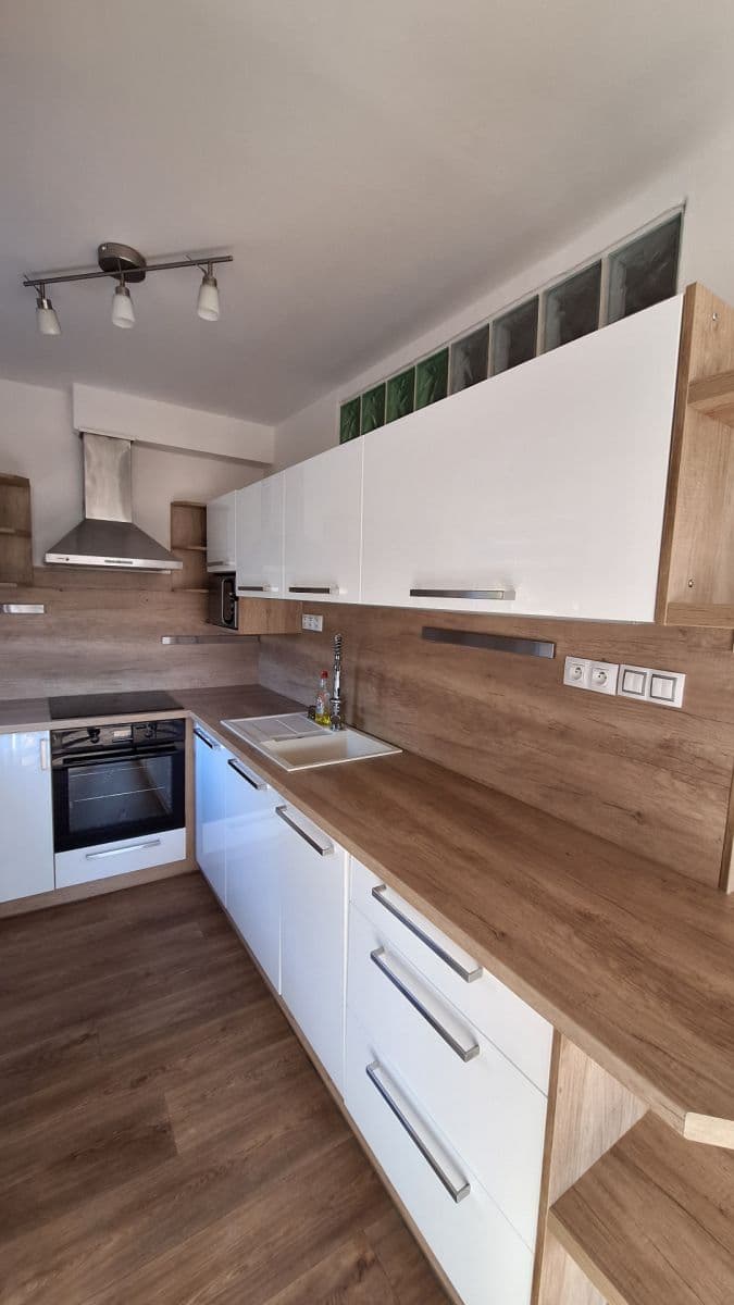 Pronájem bytu 3+kk 72 m², Hennerova, Praha, Praha Pronájem bytu 3+kk 72 m², Hennerova, Praha, Praha
