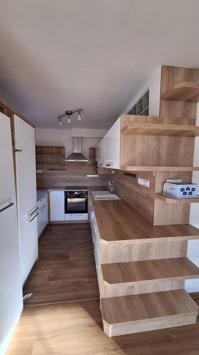 Pronájem bytu 3+kk 72 m², Hennerova, Praha, Praha Pronájem bytu 3+kk 72 m², Hennerova, Praha, Praha