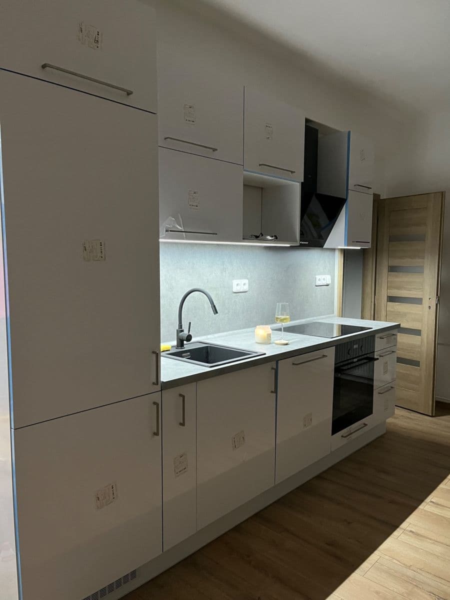 Pronájem bytu 2+kk 46 m², Matuškova, Havířov, Moravskoslezský kraj Pronájem bytu 2+kk 46 m², Matuškova, Havířov, Moravskoslezský kraj