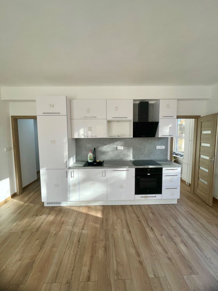 Pronájem bytu 2+kk 46 m², Matuškova, Havířov, Moravskoslezský kraj Pronájem bytu 2+kk 46 m², Matuškova, Havířov, Moravskoslezský kraj