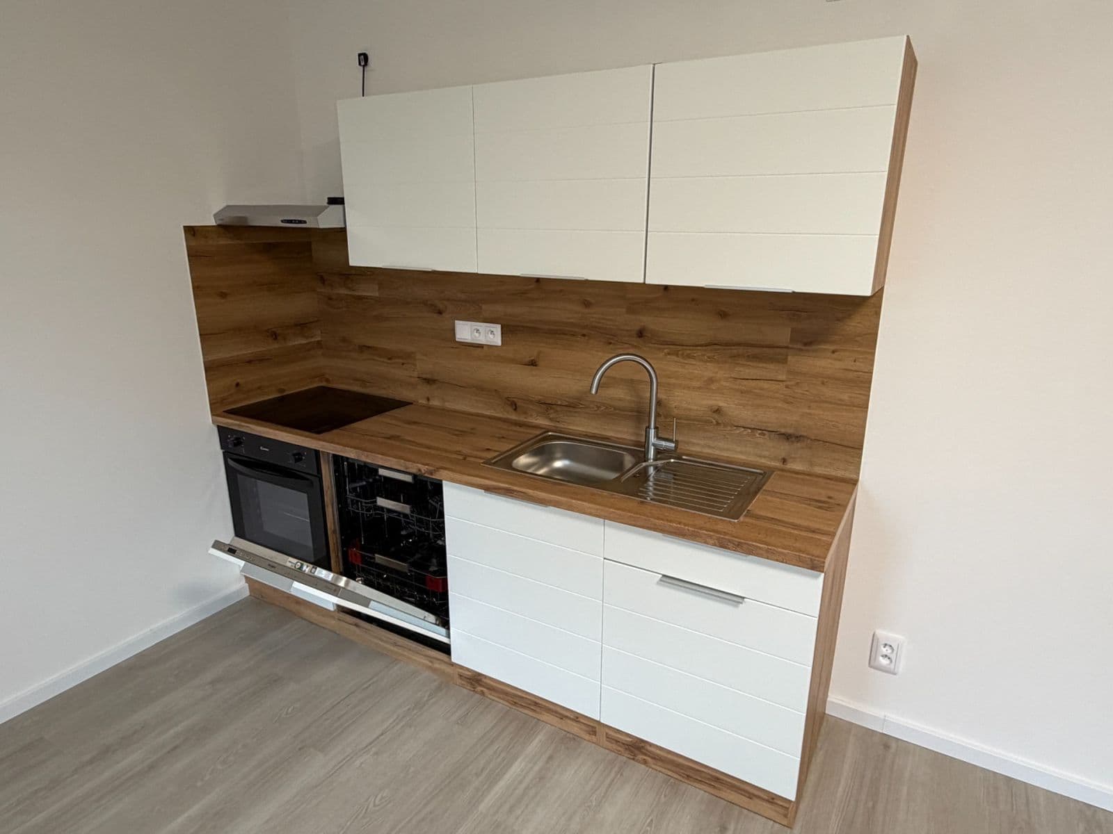 Pronájem bytu 1+kk 44 m², Břasy, Plzeňský kraj Pronájem bytu 1+kk 44 m², Břasy, Plzeňský kraj