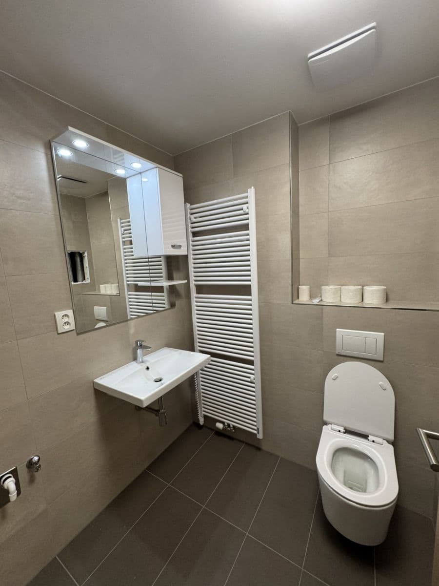 Pronájem bytu 2+kk 48 m², Augustina Lukeše, Brandýs nad Labem-Stará Boleslav, Středočeský kraj Pronájem bytu 2+kk 48 m², Augustina Lukeše, Brandýs nad Labem-Stará Boleslav, Středočeský kraj