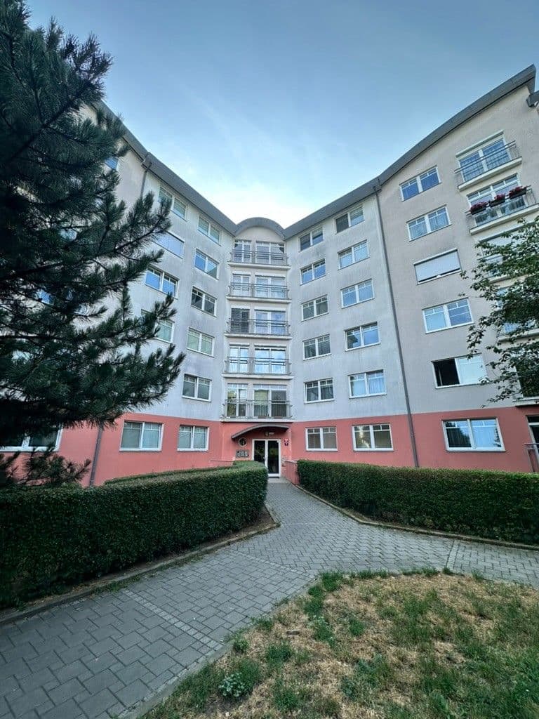 Pronájem garáže 10 m², Přípotoční, Praha, Praha Pronájem garáže 10 m², Přípotoční, Praha, Praha