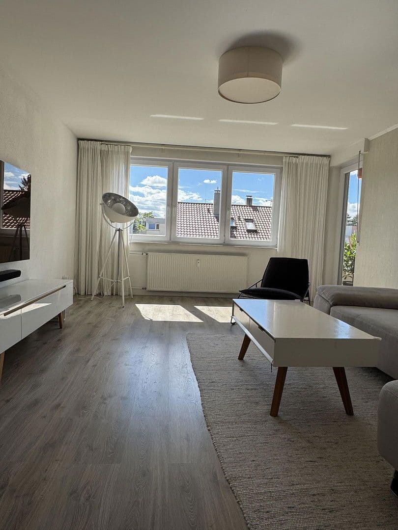 Prodej bytu 4+kk 100 m², Leonberg, Bádensko-Württembersko Prodej bytu 4+kk 100 m², Leonberg, Bádensko-Württembersko