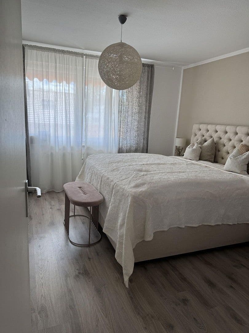 Prodej bytu 4+kk 100 m², Leonberg, Bádensko-Württembersko Prodej bytu 4+kk 100 m², Leonberg, Bádensko-Württembersko