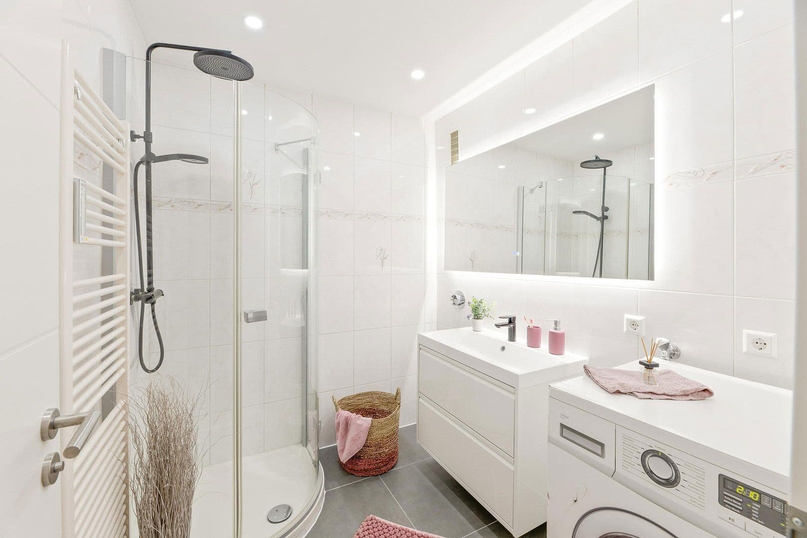 Prodej bytu 3+1 82 m², Kornwestheimer Straße 215, Korntal-Münchingen, Bádensko-Württembersko Prodej bytu 3+1 82 m², Kornwestheimer Straße 215, Korntal-Münchingen, Bádensko-Württembersko