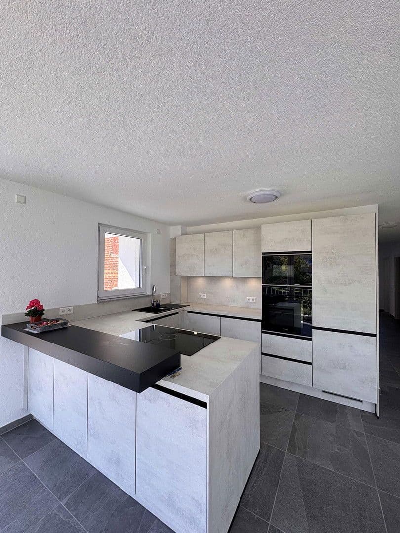 Pronájem bytu 3+1 86 m², Sindelfingen, Bádensko-Württembersko Pronájem bytu 3+1 86 m², Sindelfingen, Bádensko-Württembersko