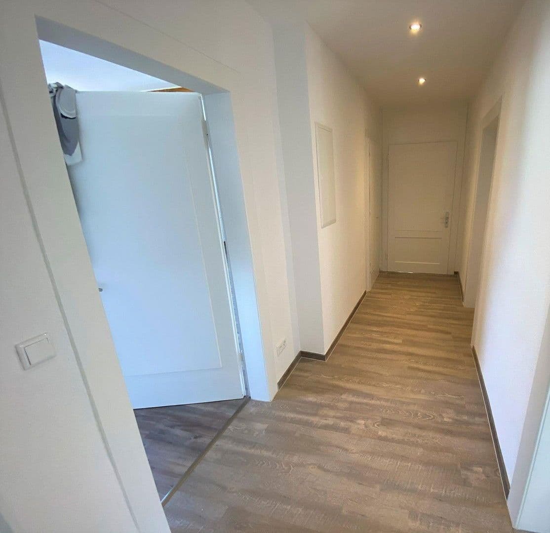 Pronájem bytu 3+kk 74 m², Lindenallee 14, Remscheid-Lüttringhausen, Severní Porýní-Vestfálsko Pronájem bytu 3+kk 74 m², Lindenallee 14, Remscheid-Lüttringhausen, Severní Porýní-Vestfálsko