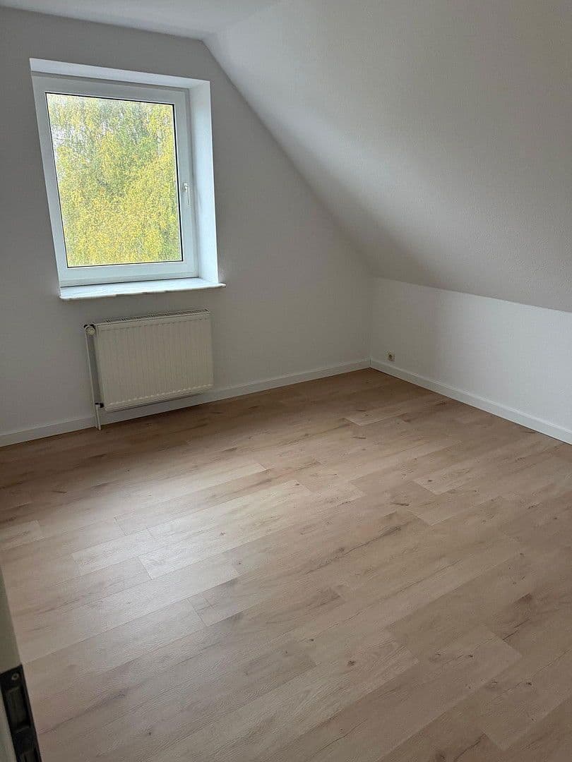Pronájem bytu 3+1 73 m², Goldbecker Straße 6 A, Beckdorf, Dolní Sasko Pronájem bytu 3+1 73 m², Goldbecker Straße 6 A, Beckdorf, Dolní Sasko