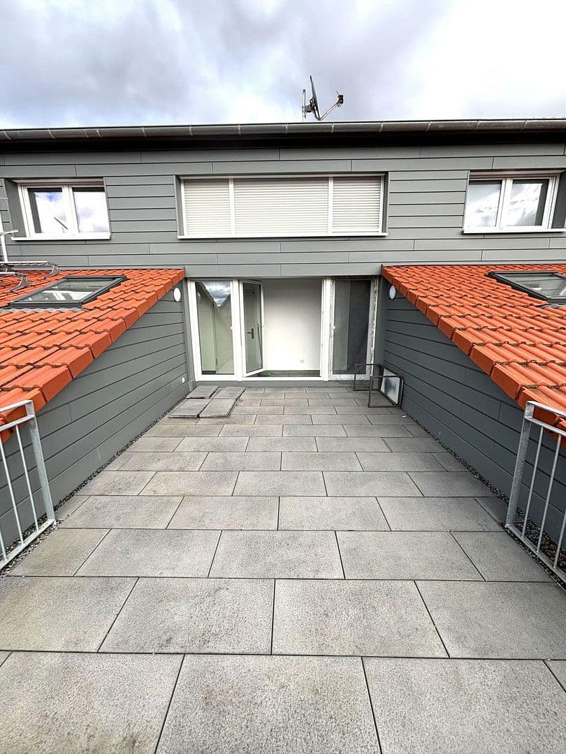 Pronájem bytu 5+1 200 m², Sindelfingen, Bádensko-Württembersko Pronájem bytu 5+1 200 m², Sindelfingen, Bádensko-Württembersko