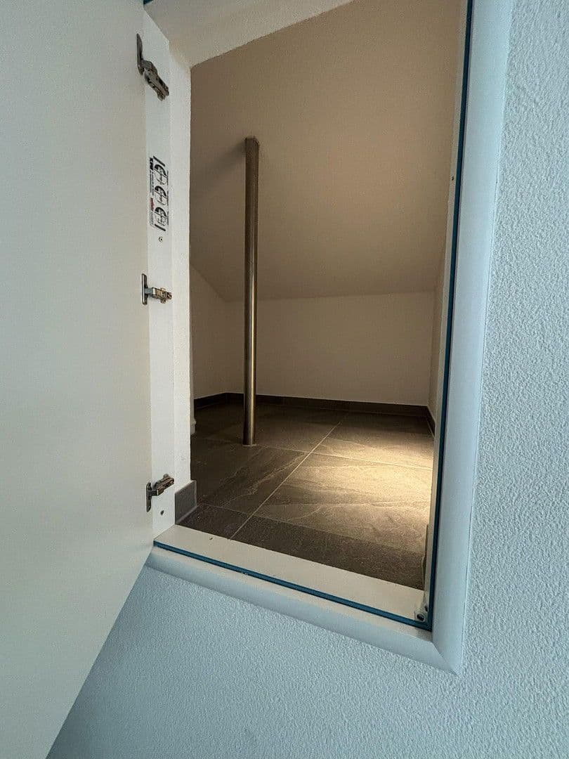 Pronájem bytu 5+1 200 m², Sindelfingen, Bádensko-Württembersko Pronájem bytu 5+1 200 m², Sindelfingen, Bádensko-Württembersko