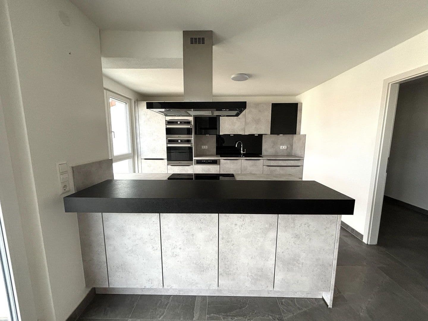 Pronájem bytu 5+1 200 m², Sindelfingen, Bádensko-Württembersko Pronájem bytu 5+1 200 m², Sindelfingen, Bádensko-Württembersko