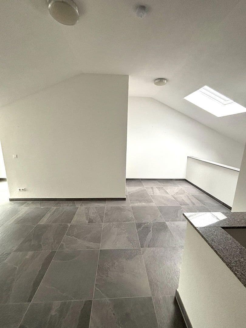 Pronájem bytu 5+1 200 m², Sindelfingen, Bádensko-Württembersko Pronájem bytu 5+1 200 m², Sindelfingen, Bádensko-Württembersko