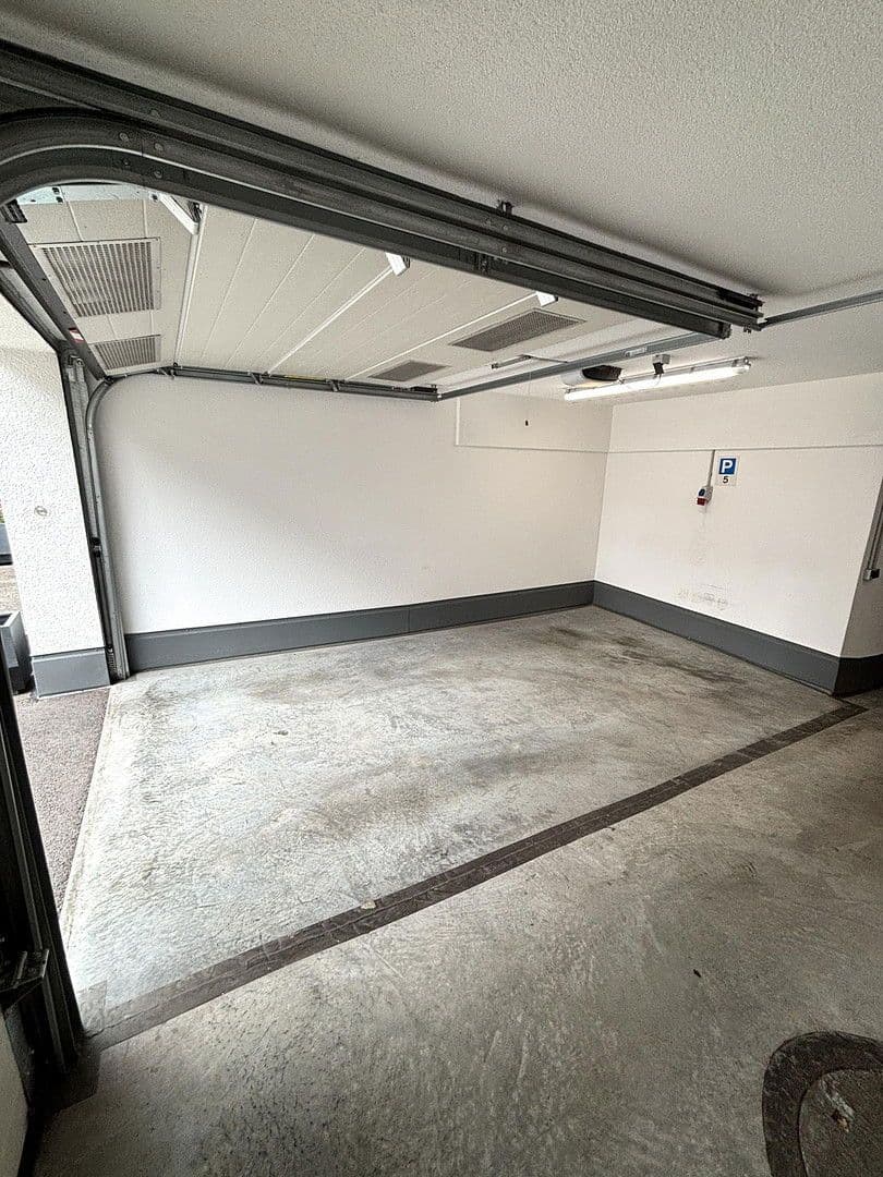 Pronájem bytu 5+1 200 m², Sindelfingen, Bádensko-Württembersko Pronájem bytu 5+1 200 m², Sindelfingen, Bádensko-Württembersko