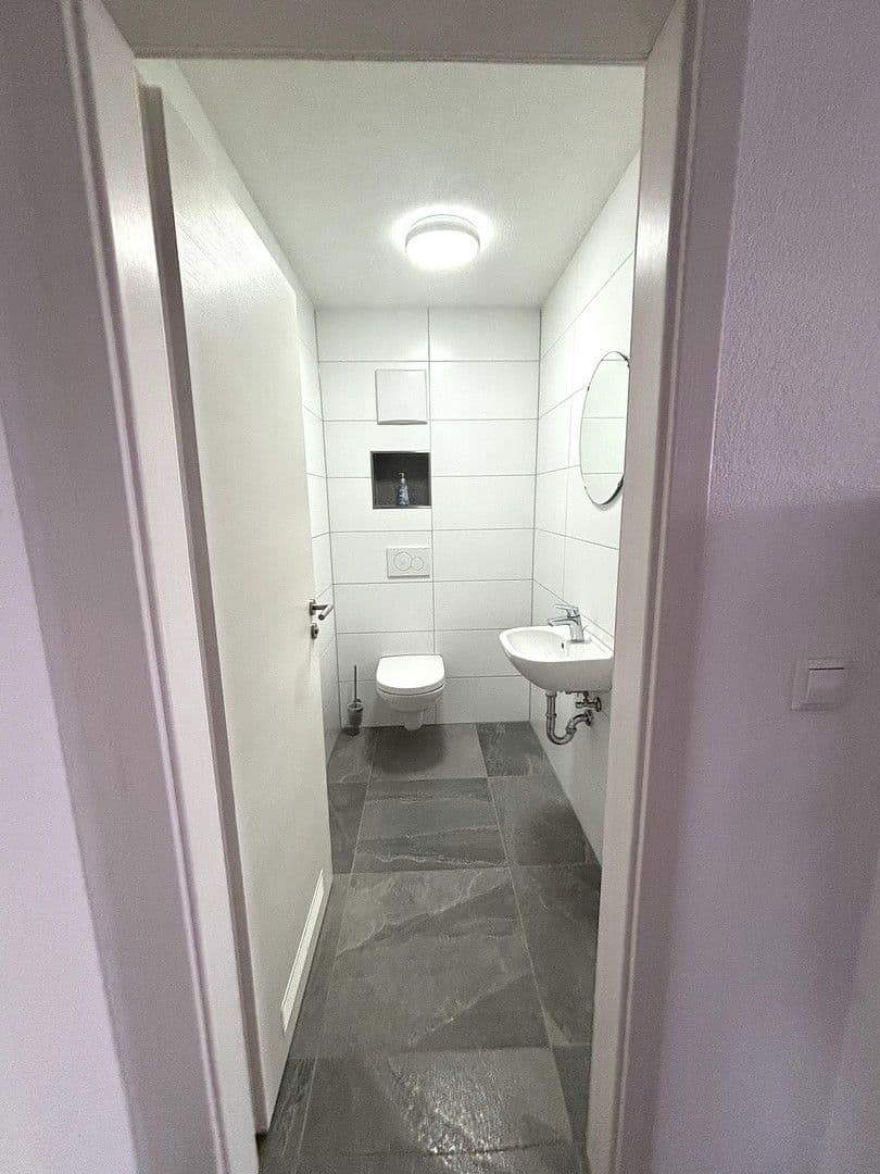 Pronájem bytu 5+1 200 m², Sindelfingen, Bádensko-Württembersko Pronájem bytu 5+1 200 m², Sindelfingen, Bádensko-Württembersko