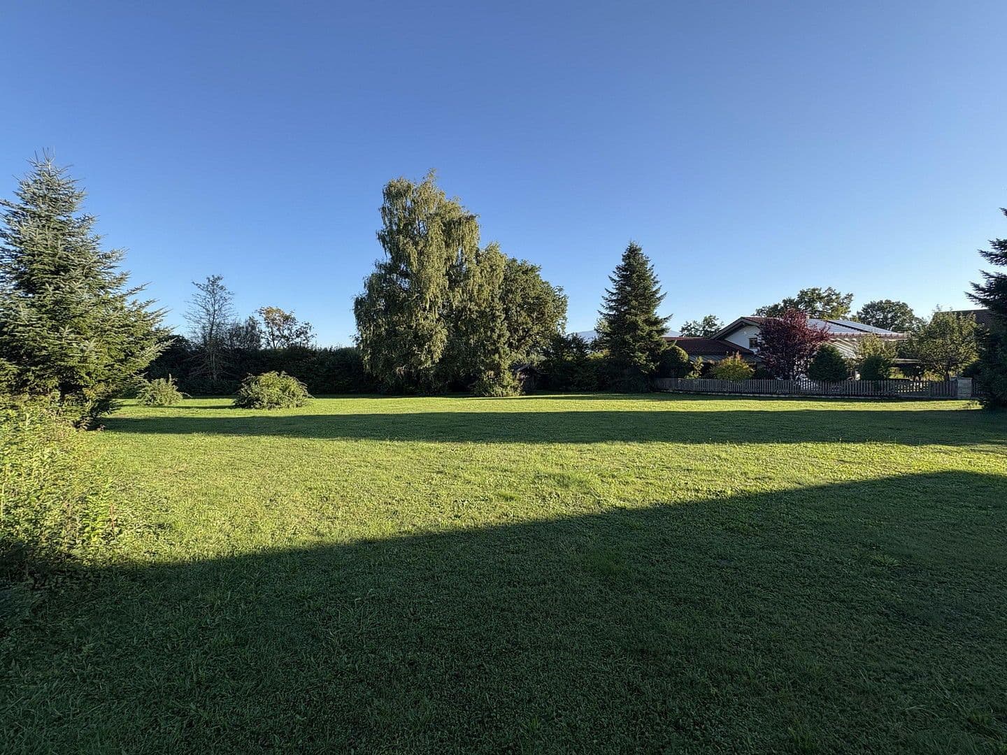 Prodej pozemku 1.163 m², Am Karwinkel 22b, Grabenstätt, Bavorsko Prodej pozemku 1.163 m², Am Karwinkel 22b, Grabenstätt, Bavorsko