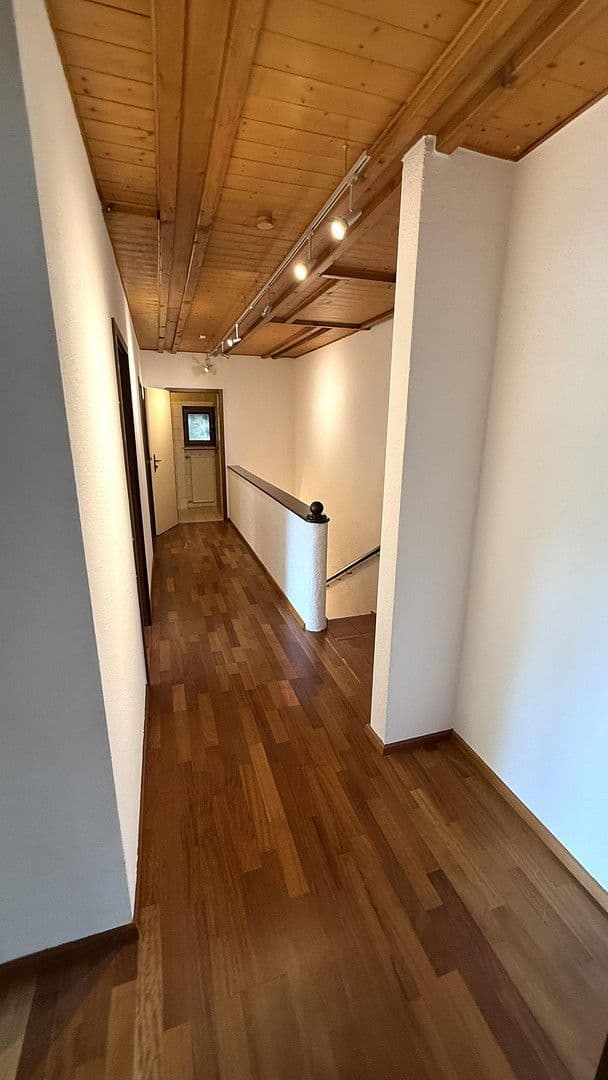 Pronájem bytu 4+1 140 m², Germeringer Straße 20, Planegg, Bavorsko Pronájem bytu 4+1 140 m², Germeringer Straße 20, Planegg, Bavorsko