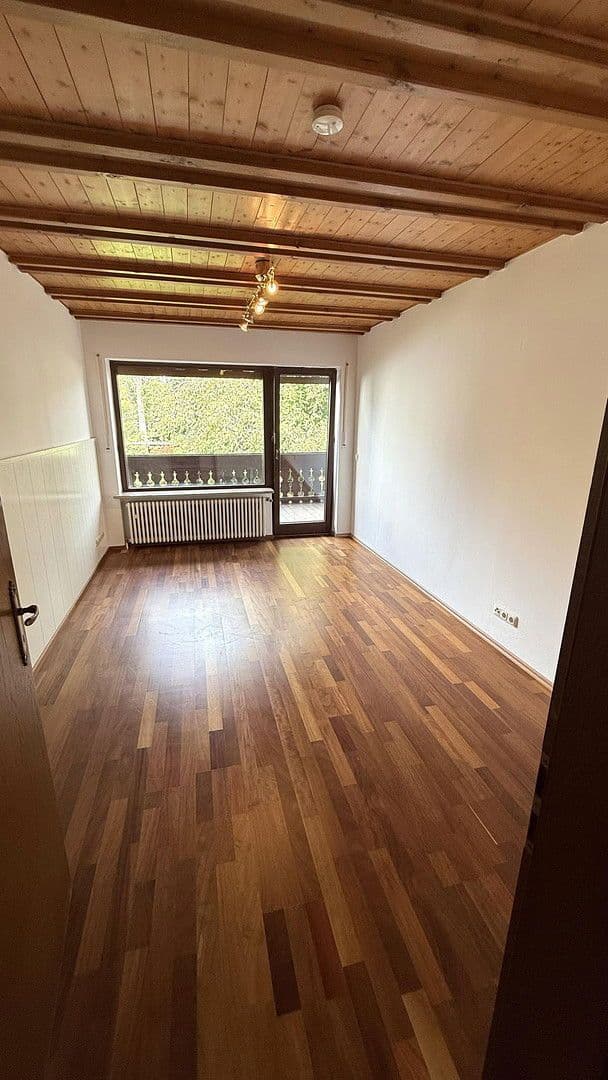 Pronájem bytu 4+1 140 m², Germeringer Straße 20, Planegg, Bavorsko Pronájem bytu 4+1 140 m², Germeringer Straße 20, Planegg, Bavorsko