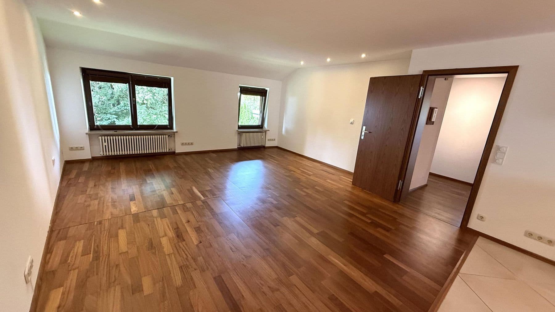 Pronájem bytu 4+1 140 m², Germeringer Straße 20, Planegg, Bavorsko Pronájem bytu 4+1 140 m², Germeringer Straße 20, Planegg, Bavorsko
