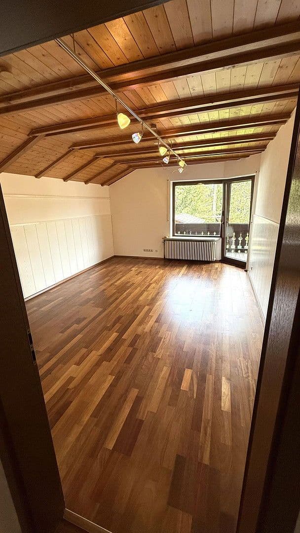 Pronájem bytu 4+1 140 m², Germeringer Straße 20, Planegg, Bavorsko Pronájem bytu 4+1 140 m², Germeringer Straße 20, Planegg, Bavorsko