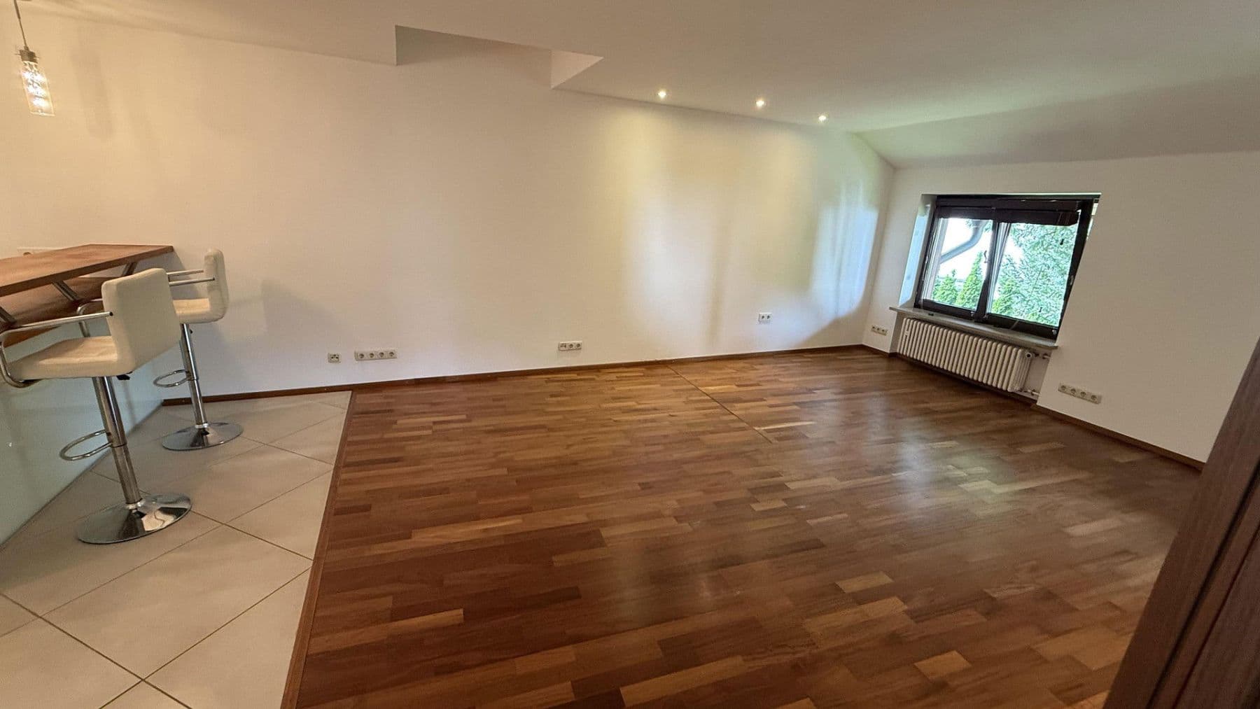 Pronájem bytu 4+1 140 m², Germeringer Straße 20, Planegg, Bavorsko Pronájem bytu 4+1 140 m², Germeringer Straße 20, Planegg, Bavorsko